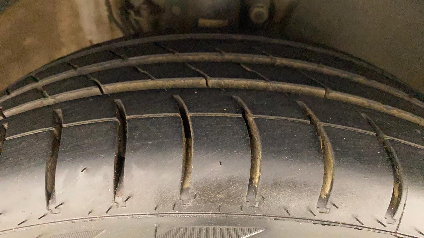 2021 Volkswagen Vento COMFORTLINE 1.0L TSI, Petrol, Manual, 44,286 km, Right Front Tyre Tread