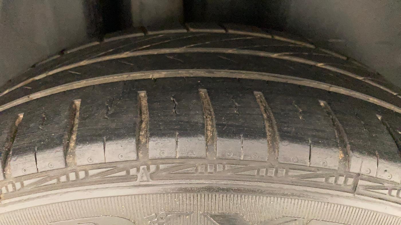2021 Volkswagen Vento COMFORTLINE 1.0L TSI, Petrol, Manual, 44,286 km, Right Rear Tyre Tread