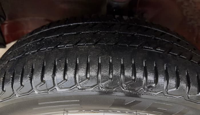 2014 Maruti Wagon R Stingray VXI, Petrol, Manual, 51,142 km, Left Front Tyre Tread