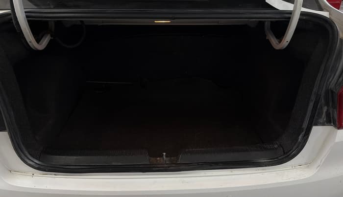 2016 Volkswagen Ameo HIGHLINE1.0L, Petrol, Manual, 87,275 km, Boot Inside