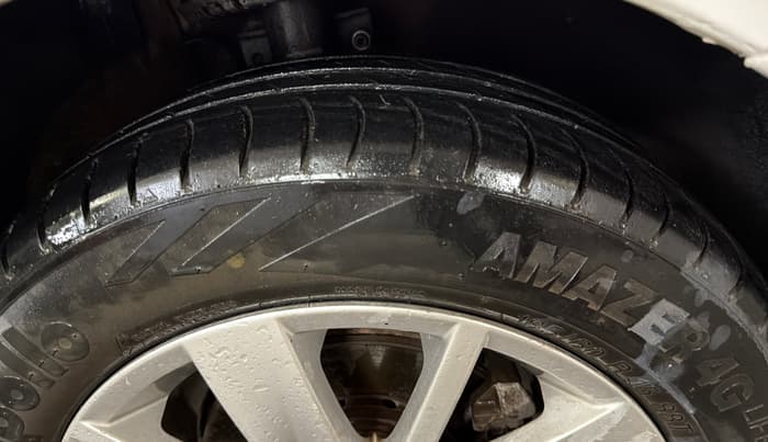 2016 Volkswagen Ameo HIGHLINE1.0L, Petrol, Manual, 87,275 km, Right Front Tyre Tread