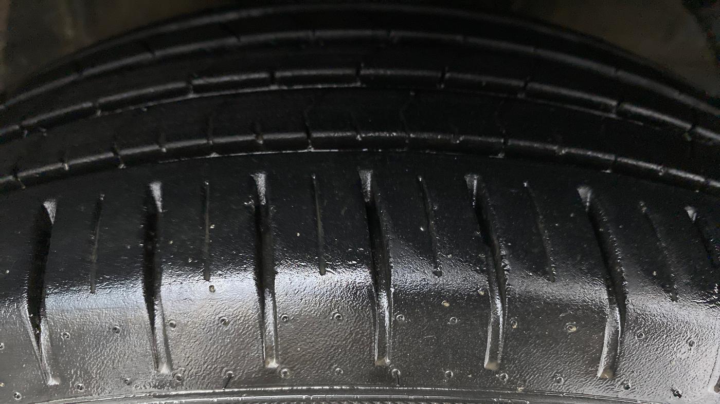 2021 Toyota Glanza G MT PETROL, Petrol, Manual, 22,601 km, Right Front Tyre Tread