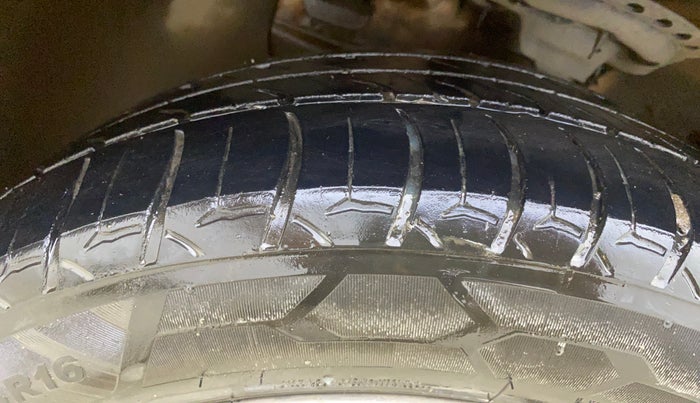 2019 Hyundai Elite i20 ASTA (O) CVT, Petrol, Automatic, 47,011 km, Left Front Tyre Tread