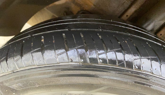 2019 Hyundai Elite i20 ASTA (O) CVT, Petrol, Automatic, 47,011 km, Right Rear Tyre Tread