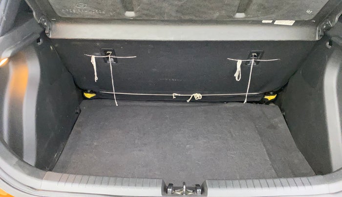 2019 Hyundai Elite i20 ASTA (O) CVT, Petrol, Automatic, 47,011 km, Boot Inside