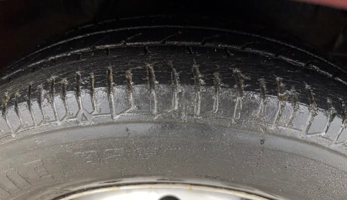 2014 Hyundai i10 MAGNA 1.1, Petrol, Manual, 35,098 km, Right Front Tyre Tread