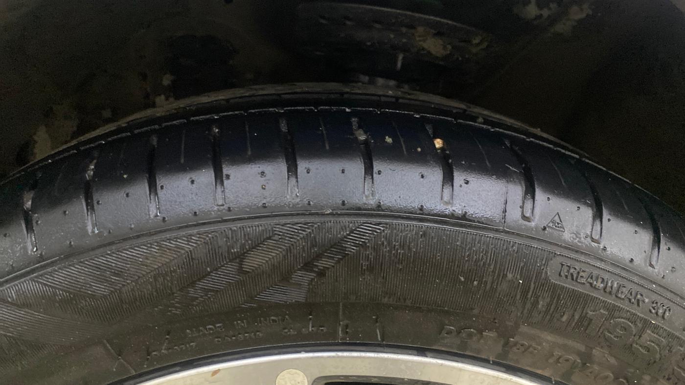 2013 Hyundai Verna FLUIDIC 1.6 VTVT SX, Petrol, Manual, 84,177 km, Left Front Tyre Tread