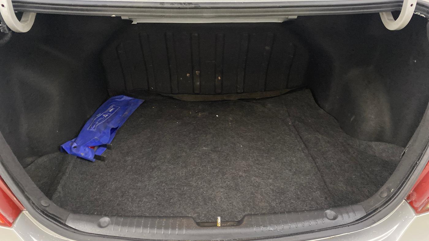 2013 Hyundai Verna FLUIDIC 1.6 VTVT SX, Petrol, Manual, 84,177 km, Boot Inside