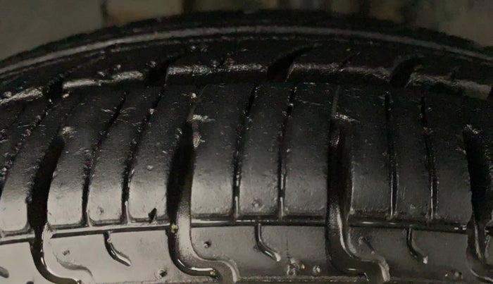 2016 Renault Kwid RXT 1.0, Petrol, Manual, 22,593 km, Left Front Tyre Tread