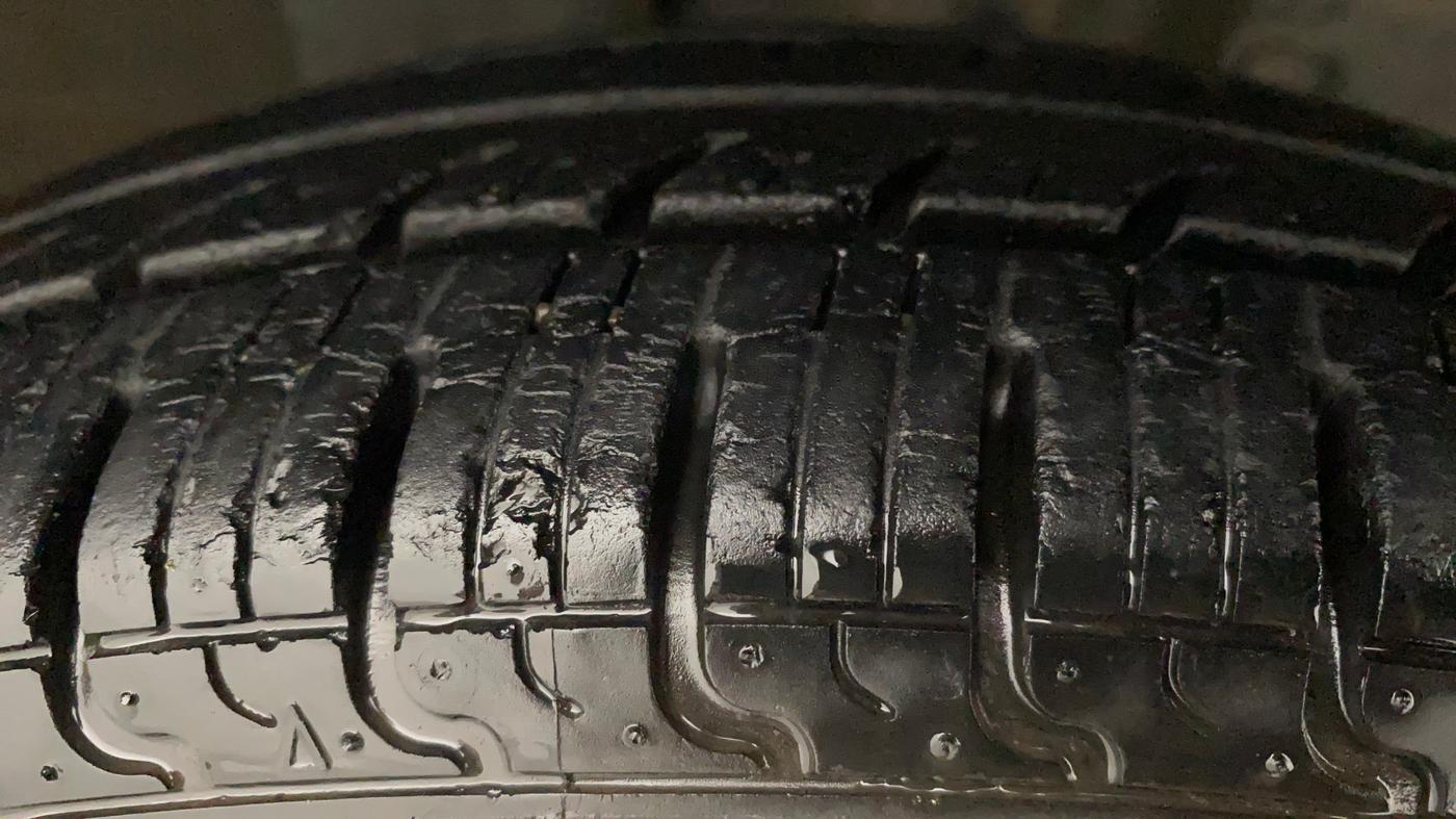 2016 Renault Kwid RXT 1.0, Petrol, Manual, 22,593 km, Right Front Tyre Tread