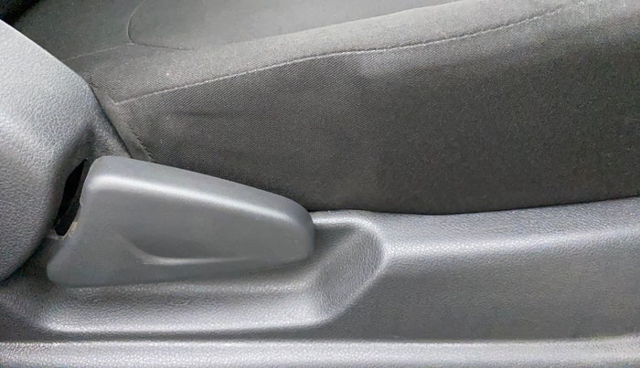 2016 Renault Kwid RXT 1.0, Petrol, Manual, 22,593 km, Driver Side Adjustment Panel