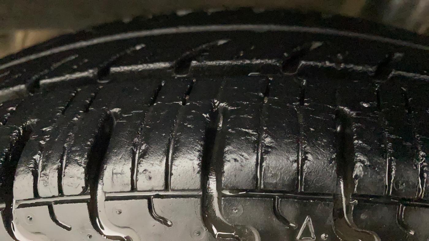 2016 Renault Kwid RXT 1.0, Petrol, Manual, 22,593 km, Left Rear Tyre Tread