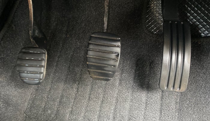 2014 Renault Duster 85 PS RXE DIESEL, Diesel, Manual, 75,390 km, Pedals