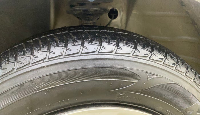 2019 Maruti New Wagon-R VXI 1.0 AMT, Petrol, Automatic, 31,966 km, Left Front Tyre Tread