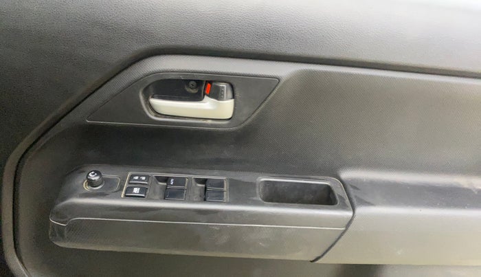 2019 Maruti New Wagon-R VXI 1.0 AMT, Petrol, Automatic, 31,966 km, Driver Side Door Panels Control