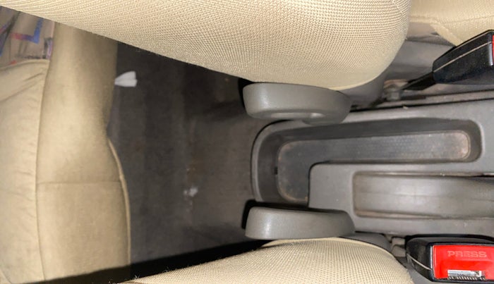 2013 Hyundai i10 ERA 1.1, Petrol, Manual, 50,882 km, Driver Side Adjustment Panel