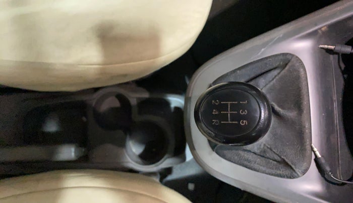 2013 Hyundai i10 ERA 1.1, Petrol, Manual, 50,882 km, Gear Lever