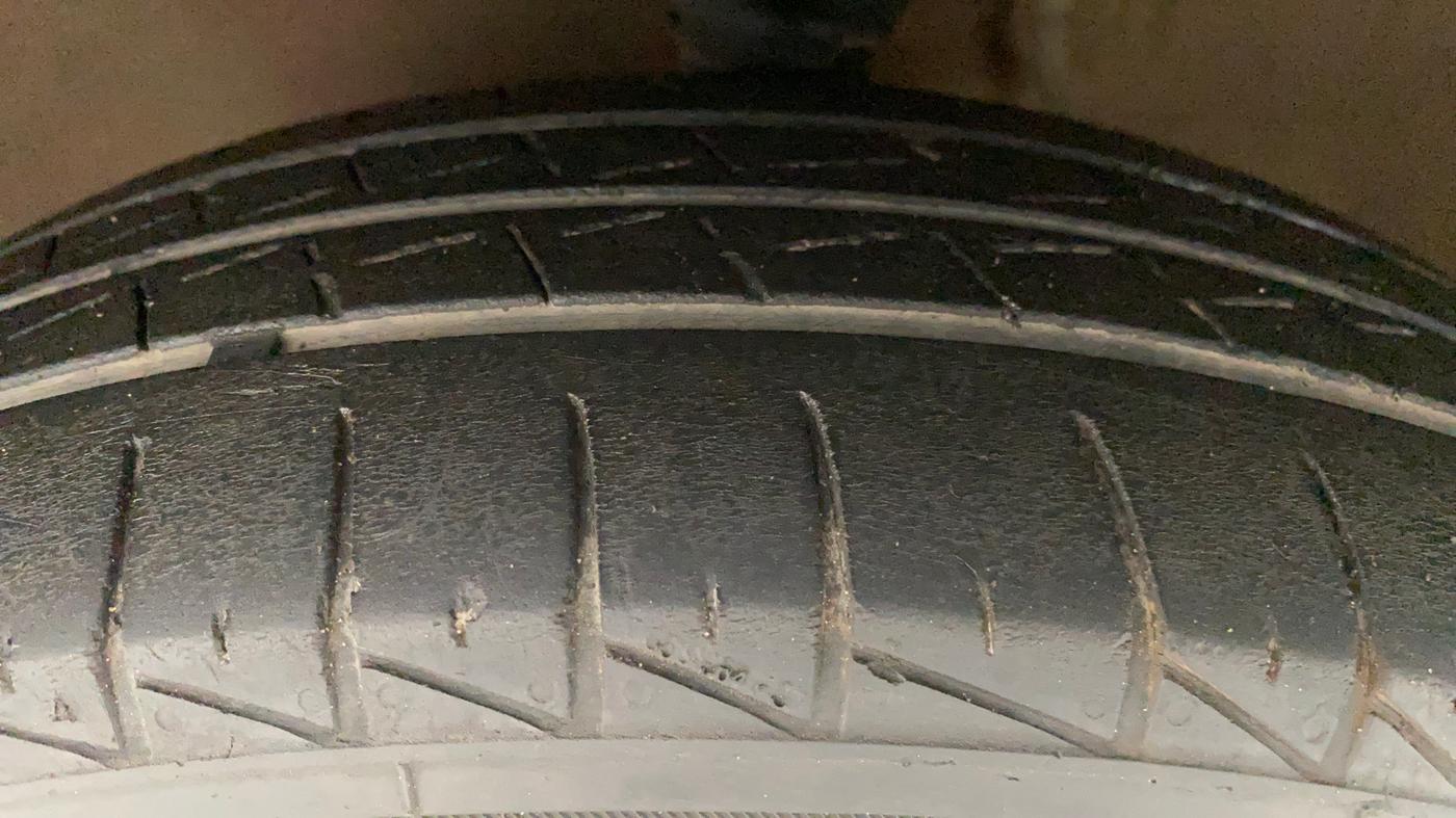 2016 Maruti Alto 800 VXI, Petrol, Manual, 88,255 km, Left Front Tyre Tread