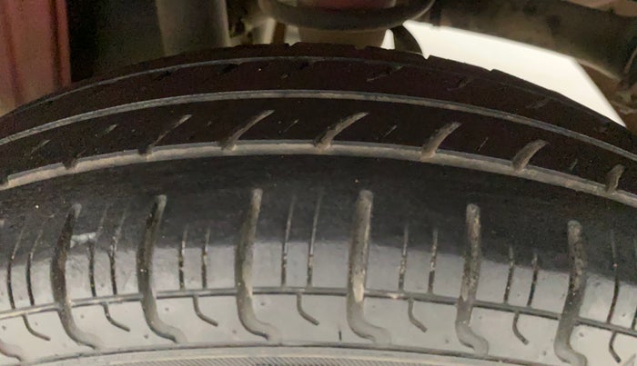 2016 Maruti Alto 800 VXI, Petrol, Manual, 88,255 km, Left Rear Tyre Tread