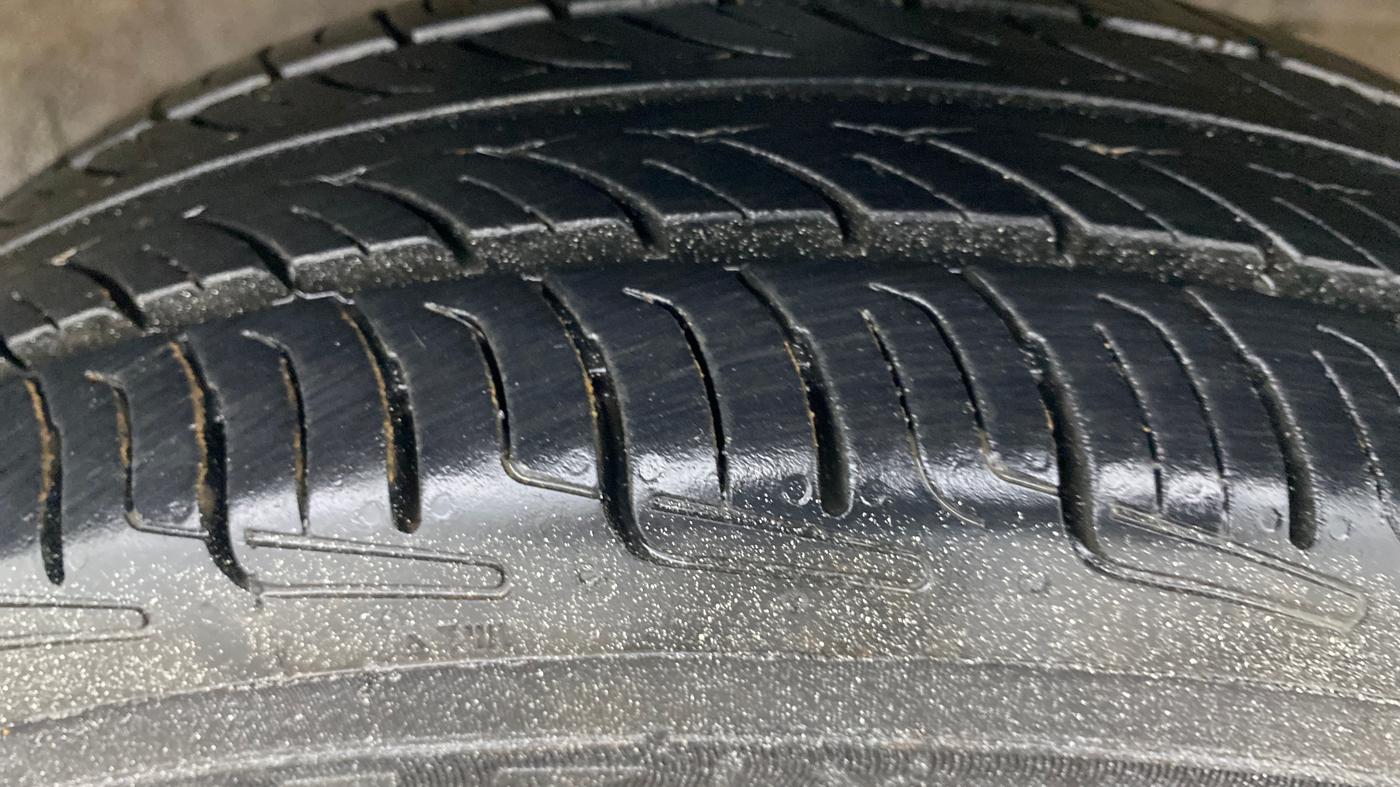 2017 Maruti Wagon R 1.0 VXI, Petrol, Manual, 26,501 km, Right Front Tyre Tread