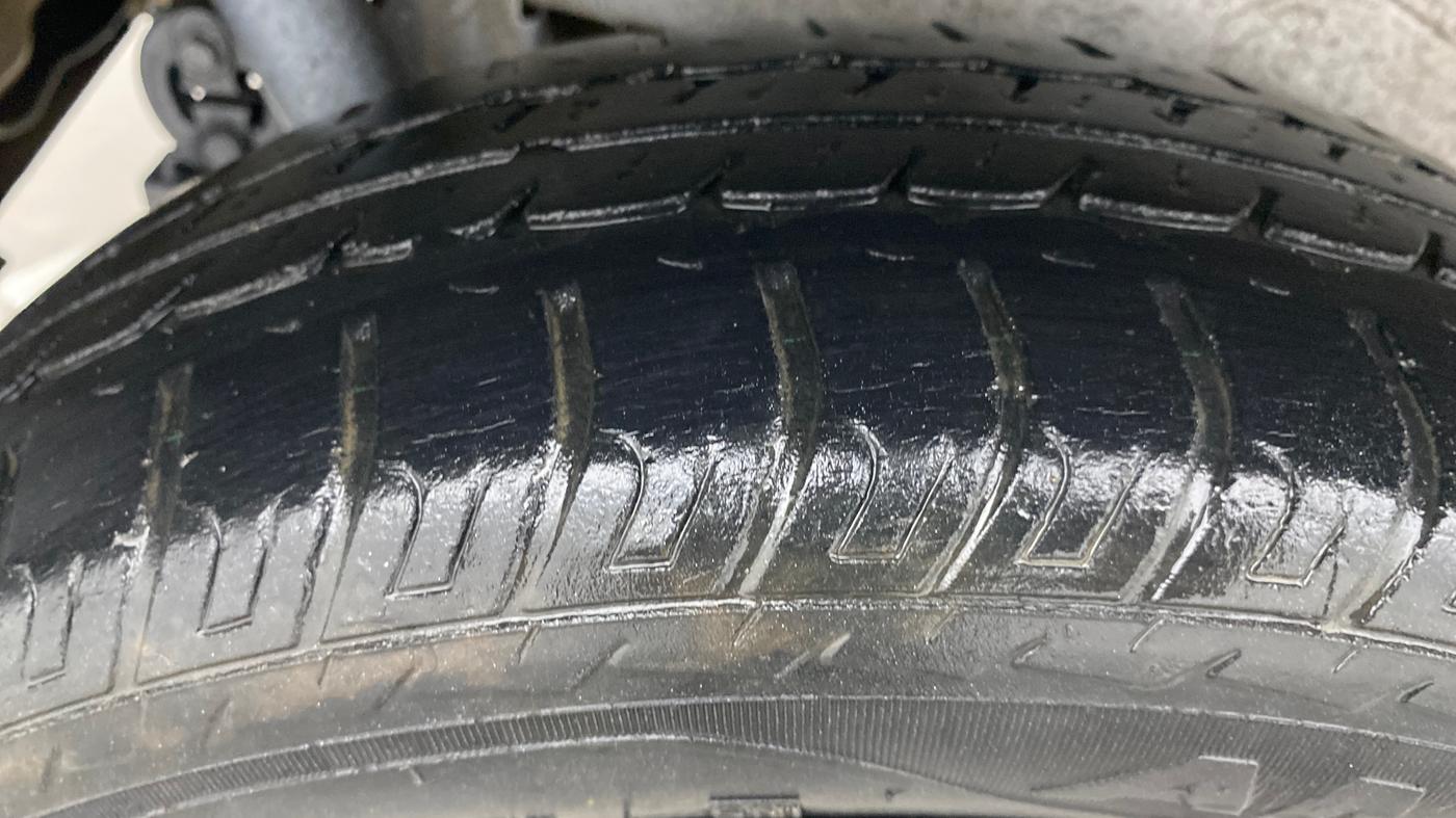 2017 Maruti Wagon R 1.0 VXI, Petrol, Manual, 26,501 km, Right Rear Tyre Tread