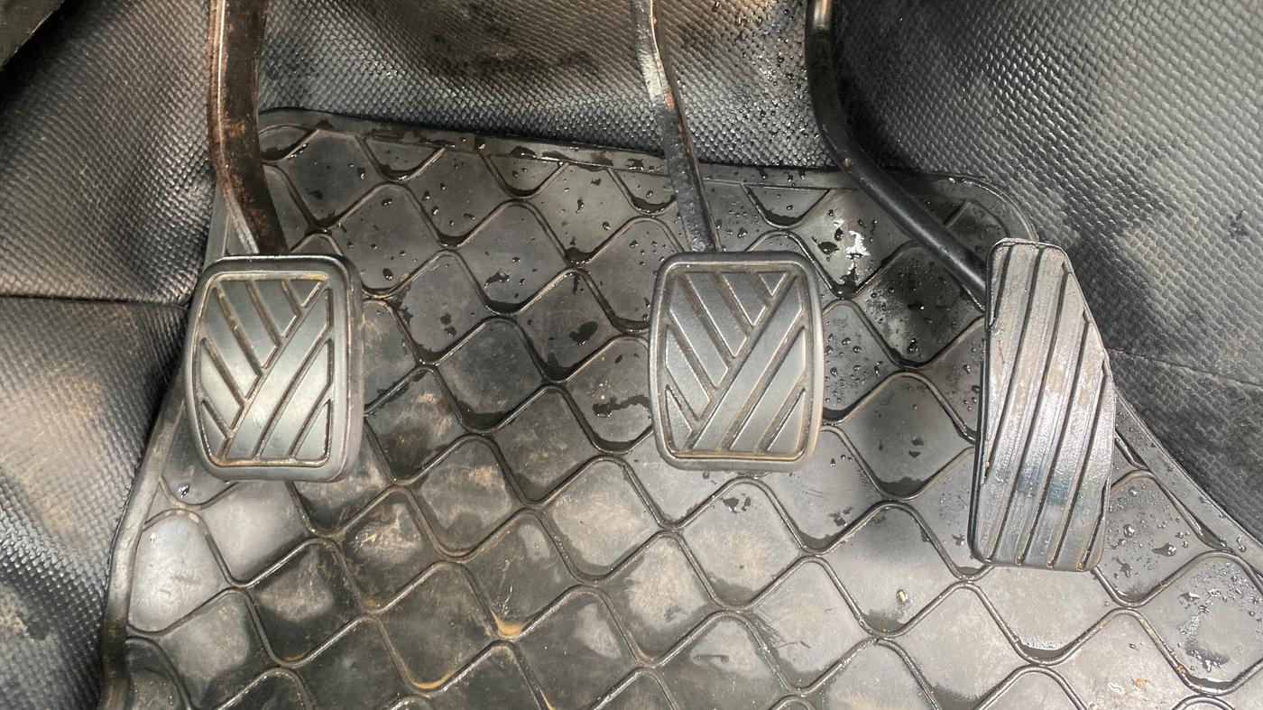 2017 Maruti Wagon R 1.0 VXI, Petrol, Manual, 26,501 km, Pedals