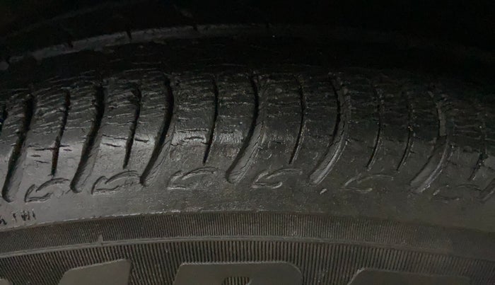 2019 Maruti Celerio VXI, CNG, Manual, 80,411 km, Left Front Tyre Tread