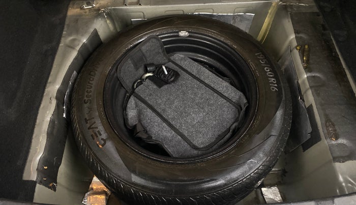 2024 Tata NEXON CREATIVE + AMT 1.5 DIESEL, Diesel, Automatic, 40,369 km, Spare Tyre