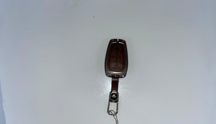 2023 Tata ALTROZ XZ Plus (S) LUX, Petrol, Manual, 51,788 km, Key Close Up