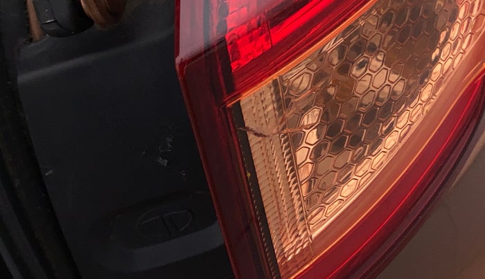 2017 Tata TIGOR XZ (O) PETROL, Petrol, Manual, 41,640 km, Right tail light - Minor damage
