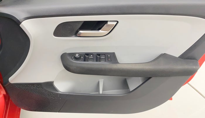 2021 Tata ALTROZ XZ DIESEL, Diesel, Manual, 35,233 km, Driver Side Door Panels Control