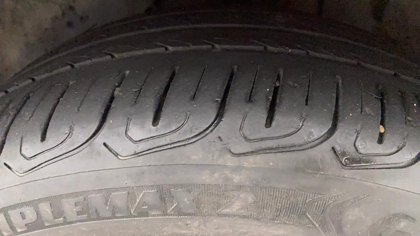 2021 Tata ALTROZ XZ DIESEL, Diesel, Manual, 35,233 km, Left Front Tyre Tread