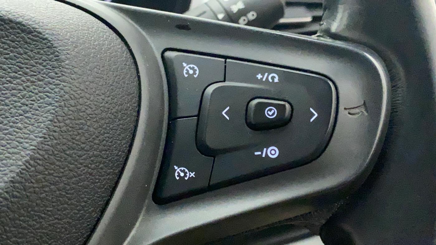 2021 Tata ALTROZ XZ DIESEL, Diesel, Manual, 35,233 km, Adaptive Cruise Control