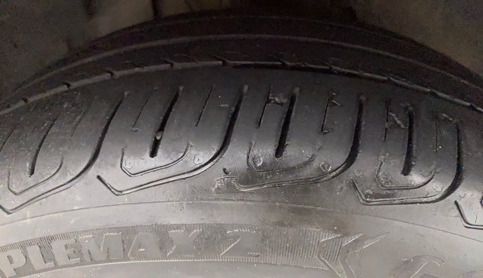 2021 Tata ALTROZ XZ DIESEL, Diesel, Manual, 35,233 km, Right Front Tyre Tread