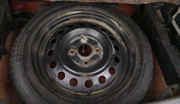2013 Maruti Wagon R 1.0 VXI, Petrol, Manual, 1,10,391 km, Dicky (Boot door) - Jack missing