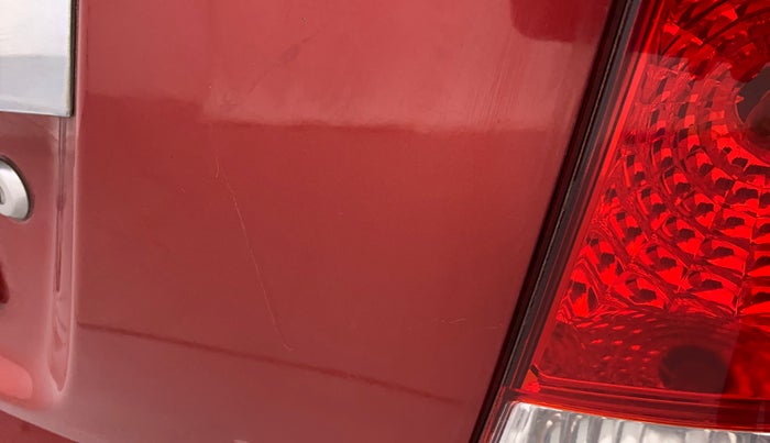 2013 Maruti Wagon R 1.0 VXI, Petrol, Manual, 1,10,391 km, Dicky (Boot door) - Minor scratches