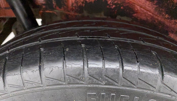 2013 Maruti Wagon R 1.0 VXI, Petrol, Manual, 1,10,391 km, Right Rear Tyre Tread
