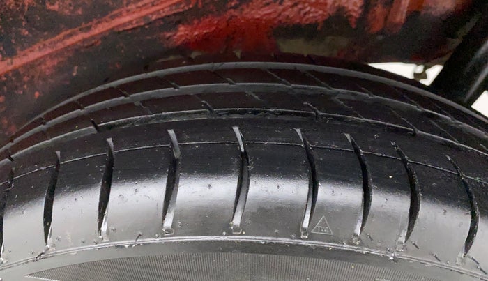 2013 Maruti Wagon R 1.0 VXI, Petrol, Manual, 1,10,391 km, Left Rear Tyre Tread