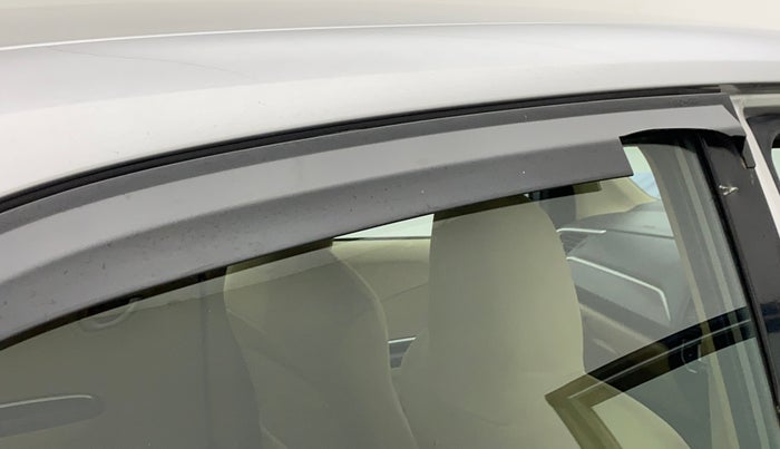 2016 Honda Amaze 1.2L I-VTEC SX, Petrol, Manual, 33,745 km, Right rear door - Door visor damaged