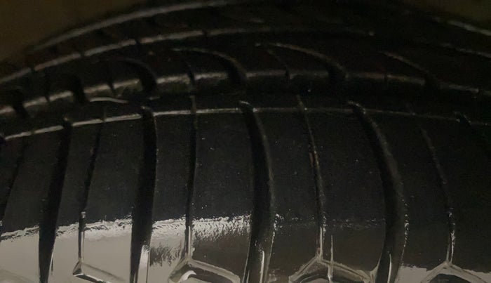 2016 Hyundai Grand i10 ASTA AT 1.2 KAPPA VTVT, Petrol, Automatic, 46,393 km, Right Front Tyre Tread