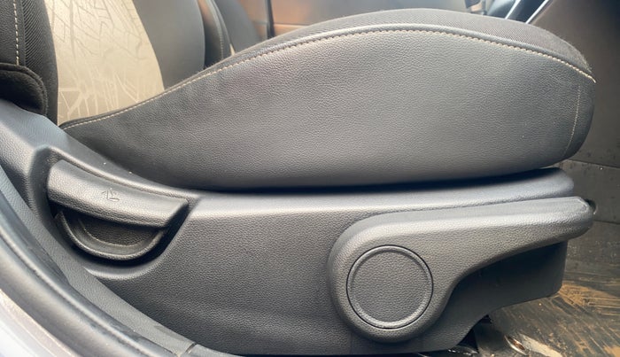 2016 Hyundai Grand i10 ASTA AT 1.2 KAPPA VTVT, Petrol, Automatic, 46,393 km, Driver Side Adjustment Panel