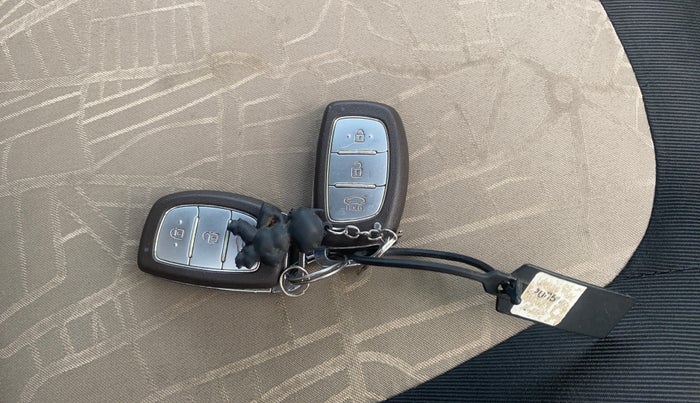 2016 Hyundai Grand i10 ASTA AT 1.2 KAPPA VTVT, Petrol, Automatic, 46,393 km, Key Close Up