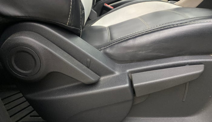 2022 MG ASTOR SUPER EX 1.5 MT, Petrol, Manual, 28,372 km, Driver Side Adjustment Panel