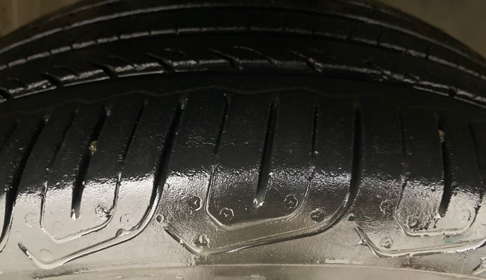 2022 MG ASTOR SUPER EX 1.5 MT, Petrol, Manual, 28,372 km, Right Front Tyre Tread