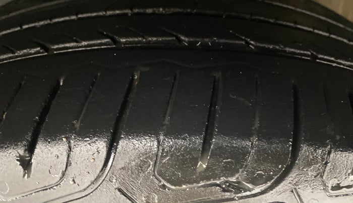 2022 MG ASTOR SUPER EX 1.5 MT, Petrol, Manual, 28,372 km, Left Front Tyre Tread