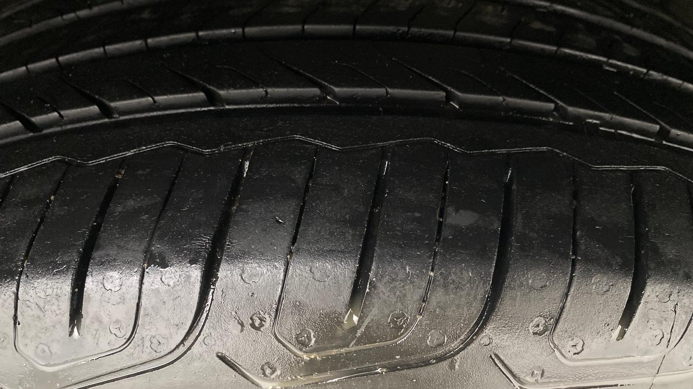 2022 MG ASTOR SUPER EX 1.5 MT, Petrol, Manual, 28,372 km, Left Rear Tyre Tread