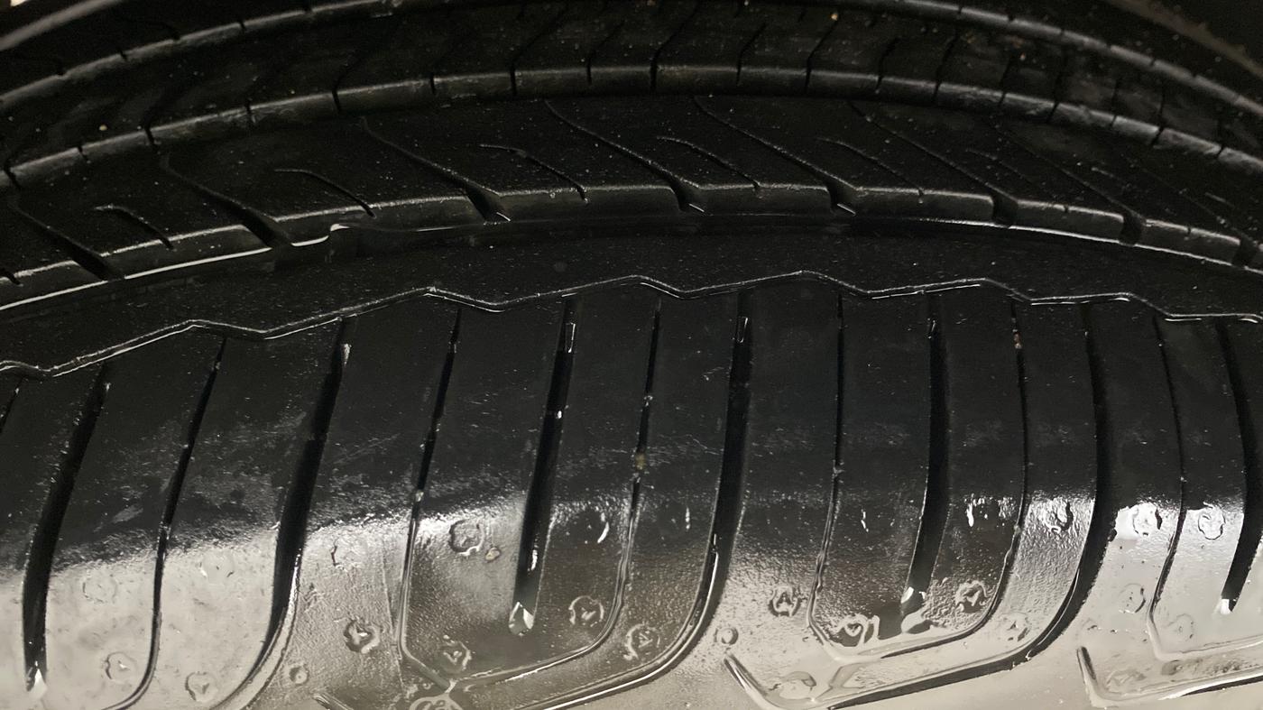 2022 MG ASTOR SUPER EX 1.5 MT, Petrol, Manual, 28,372 km, Right Rear Tyre Tread
