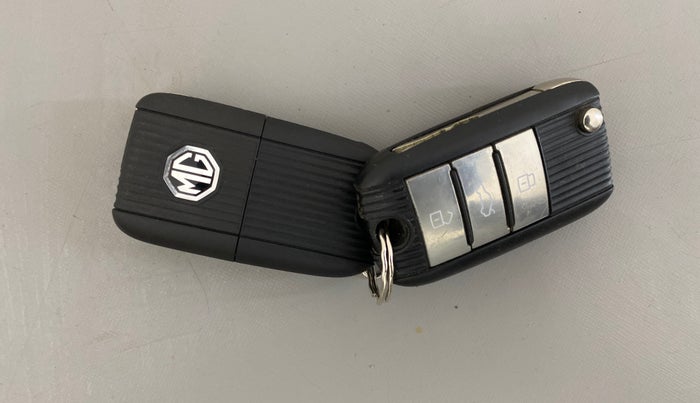 2022 MG ASTOR SUPER EX 1.5 MT, Petrol, Manual, 28,372 km, Key Close Up