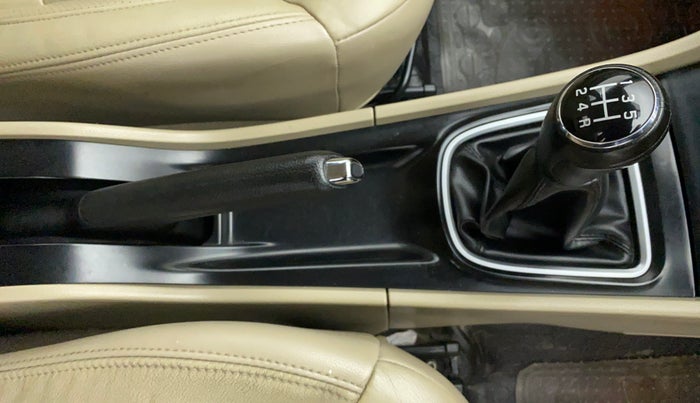 2018 Maruti Ciaz ALPHA 1.5 MT VTVT SHVS, Petrol, Manual, 81,066 km, Gear Lever