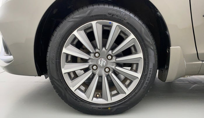 2018 Maruti Ciaz ALPHA 1.5 MT VTVT SHVS, Petrol, Manual, 81,066 km, Left Front Wheel